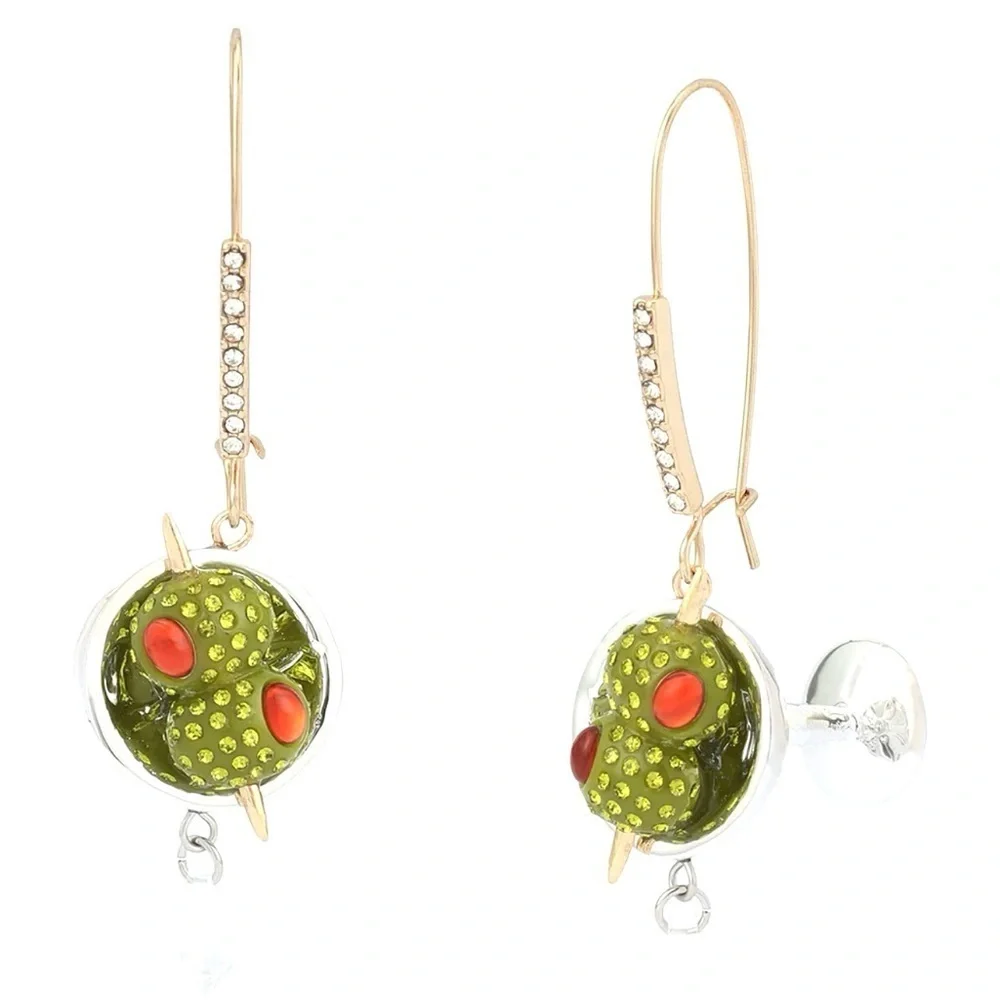 🫒🍸BETSEY JOHNSON MARTINI COCKTAIL RIG AND EARRING SET🍸🫒NWT